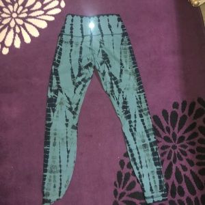 lululemon size 6 shibori wonder unders - teal